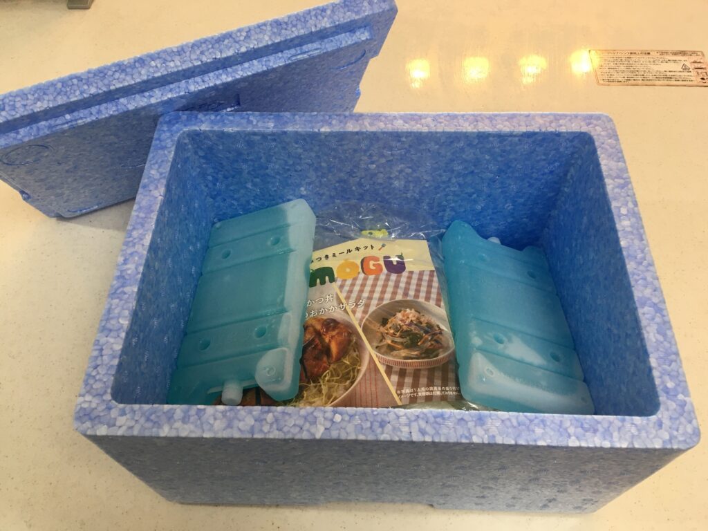 パクモグの配達の保冷ボックスと保冷剤